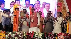 On the first day of Vikas Parv, land-worship and inauguration of about 8 thousand 531 crores in the districts