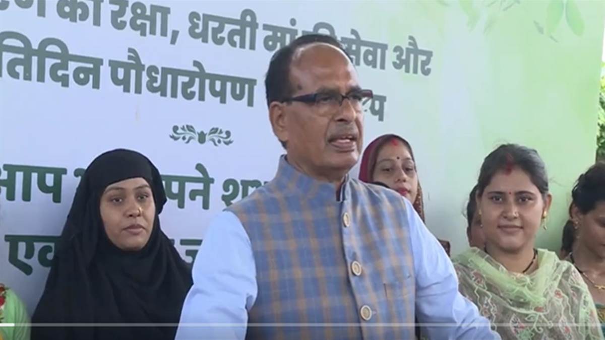 Priyanka ji should not lie, it does not suit her: Chief Minister Shivraj Singh