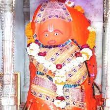 As soon as Hanuman ji comes to this temple, the devotees get premonitions of auspicious and inauspicious work.