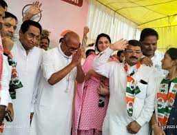 Awadhesh Nayak and Rajkumar Dhanaura joined Congress, Anjum Rehbar also joined Congress