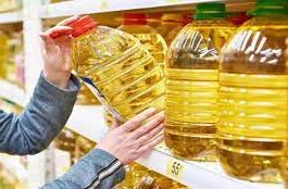 Decline in most edible oils, rise in pulses and sweets