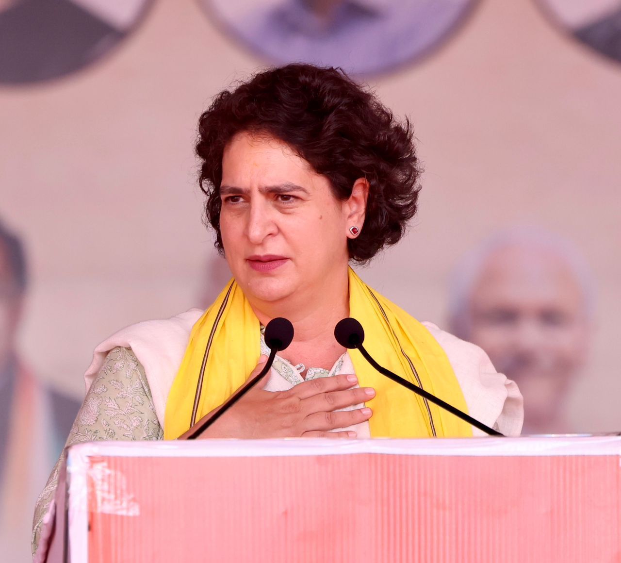 priyanka gandhi in mandla madhya pradesh