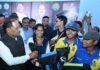 मुख्यमंत्री विष्णु देव साय ने इचकेला की बालिका क्रिकेट खिलाड़ियों को किया सम्मानित
