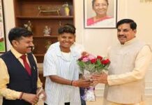 मुख्यमंत्री डॉ. यादव से क्रिकेटर क्रांति गौड़ ने सौजन्य भेंट की