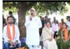 आम की छांव में मुख्यमंत्री विष्णु देव साय की चौपाल: खाट पर बैठे, ग्रामीणों की सुनी बात