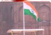 स्वतंत्रता दिवस पर PM मोदी ने लाल किले से फहराया तिरंगा, राष्ट्र निर्माण का दिया संदेश
