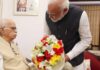 25 साल का सफर पूरा होने पर आडवाणी से मिले PM मोदी, लिया आशीर्वाद